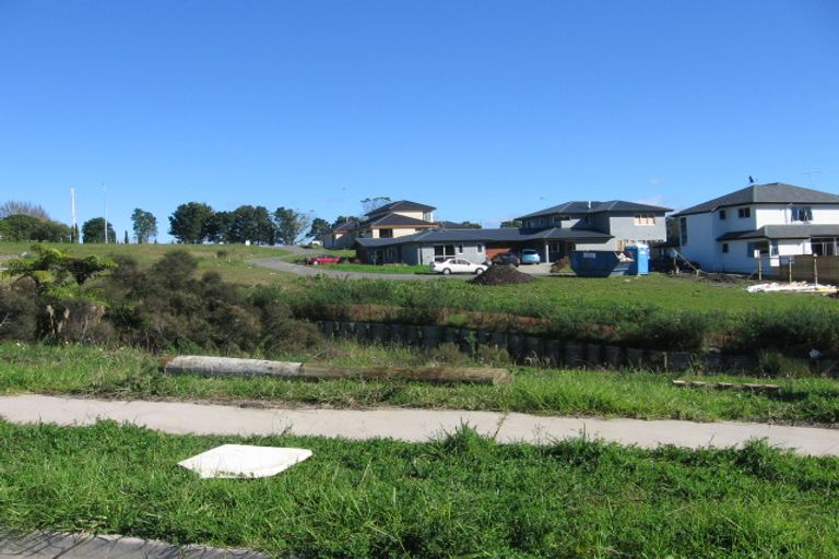 Photo of property in 46 Newbury Place, Schnapper Rock, Auckland, 0632