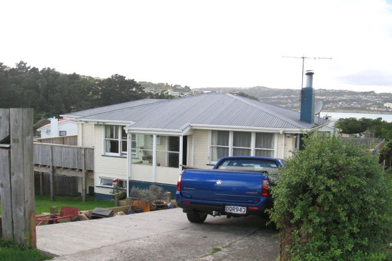 Photo of property in 33 Waiuta Street, Titahi Bay, Porirua, 5022