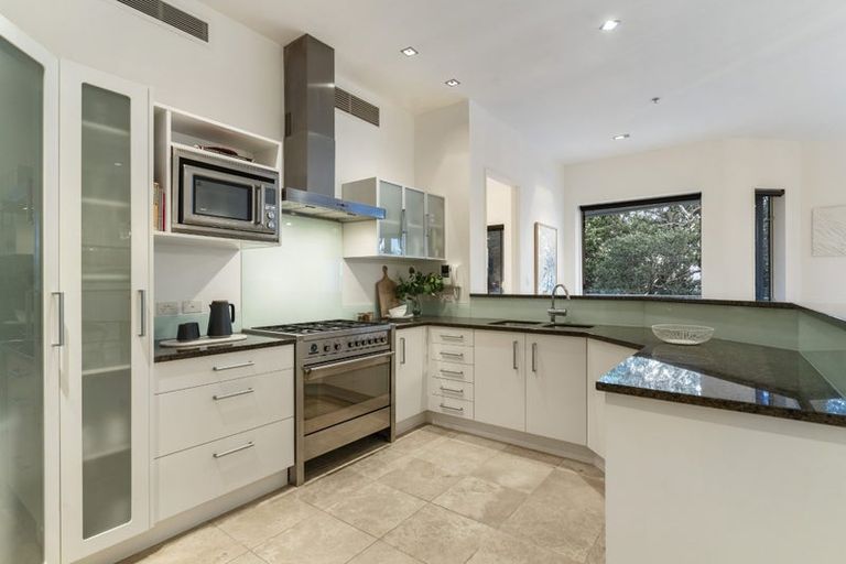 Photo of property in 1/7 The Promenade, Takapuna, Auckland, 0622