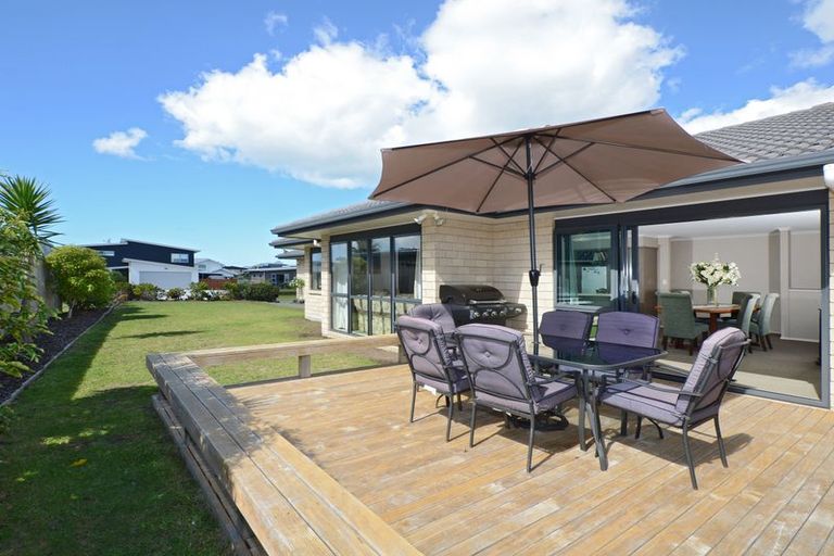 Photo of property in 20 Key West Drive, One Tree Point, 0118