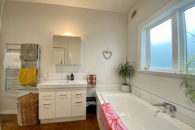 Photo of property in 135 Volga Street, Island Bay, Wellington, 6023