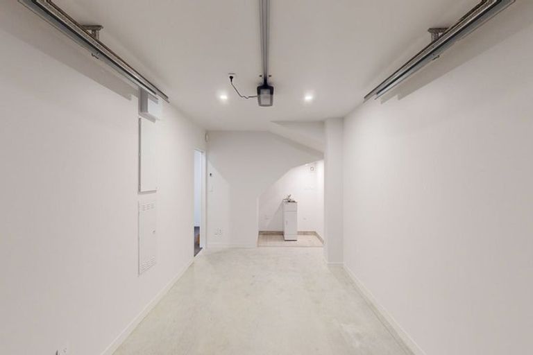 Photo of property in 12/30 Pirie Street, Mount Victoria, Wellington, 6011