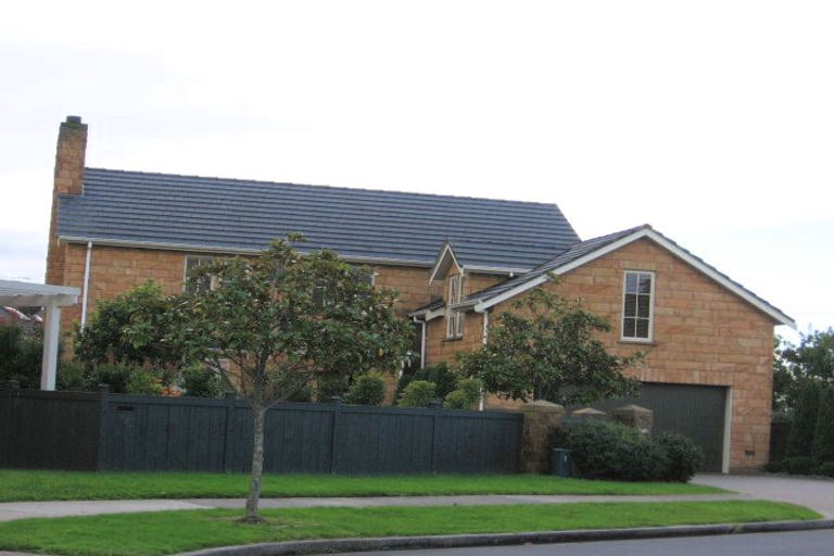 Photo of property in 12 Fairfield Lane, East Tamaki Heights, Auckland, 2016