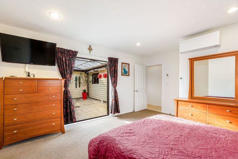 Photo of property in 16 Frances Brown Avenue, Aotea, Porirua, 5024