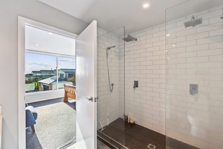 Photo of property in 156 Field Way, Waikanae Beach, Waikanae, 5036