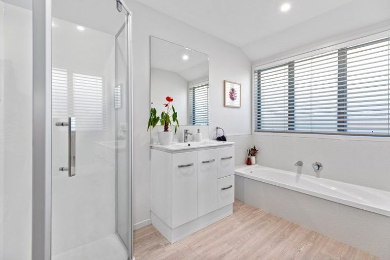 Photo of property in 97 Puhirake Crescent, Pyes Pa, Tauranga, 3112