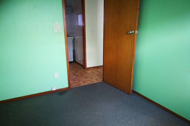 Photo of property in 1/42 Fruitvale Road, New Lynn, Auckland, 0600