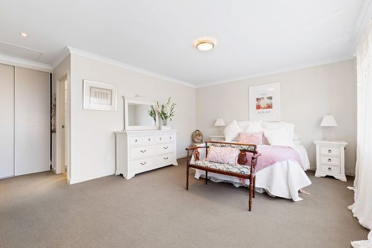 Photo of property in 8 Kensington Drive, Orewa, 0931