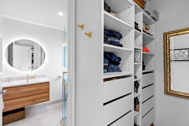 Photo of property in 10 Pendeen Crescent, Jacks Point, Queenstown, 9371