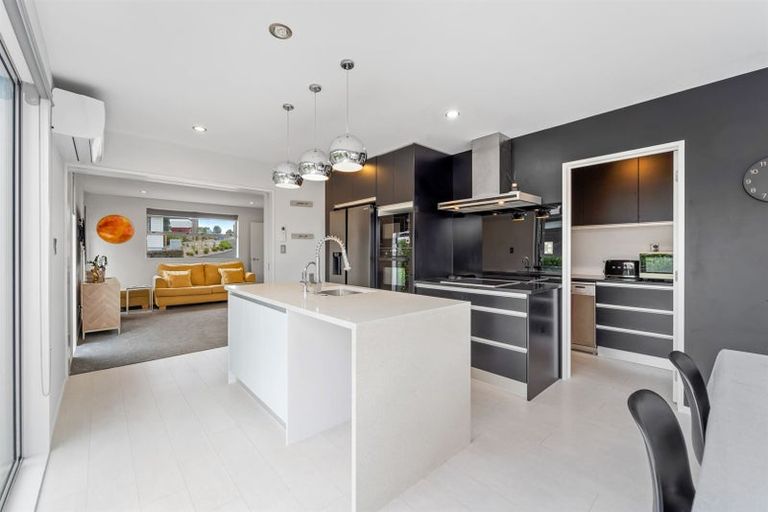 Photo of property in 18 Bella Vista Drive, Gulf Harbour, Whangaparaoa, 0930