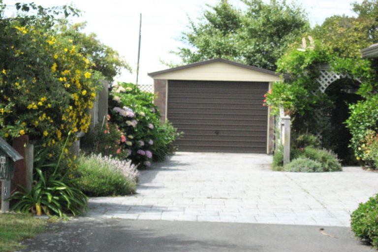 Photo of property in 2/60 Laing Crescent, Heathcote Valley, Christchurch, 8022