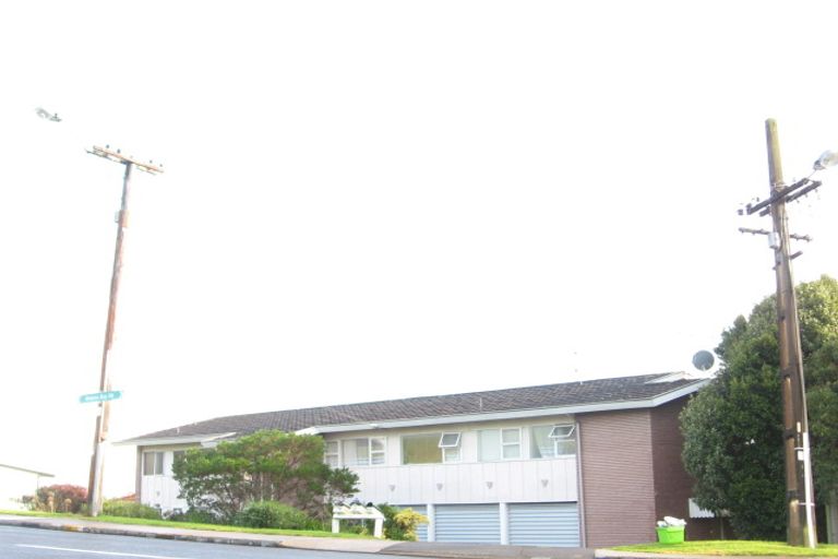 Photo of property in 3/26 Mellons Bay Road, Howick, Auckland, 2014