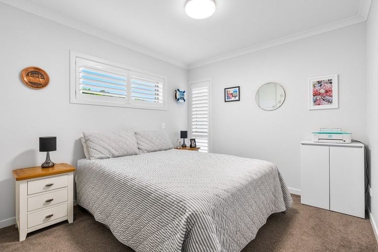 Photo of property in 1 Ocean View Terrace, Orewa, 0931