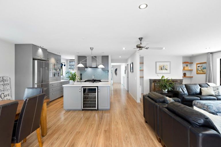 Photo of property in 289 Riverbank Road, Wanaka, 9382