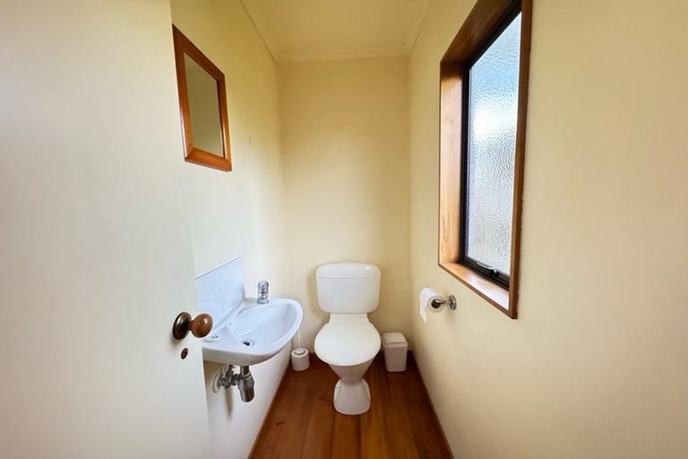 Photo of property in 49b Noeleen Street, Glenfield, Auckland, 0629