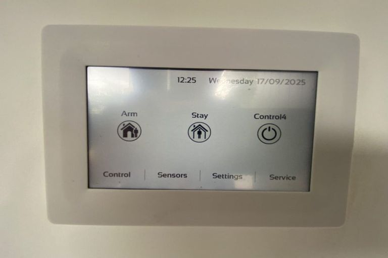 Photo of property in 2/20 Metcalfe Road, Ranui, Auckland, 0612