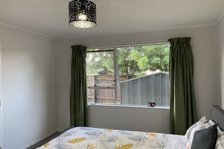 Photo of property in 50b Hartford Crescent, Totara Park, Upper Hutt, 5018