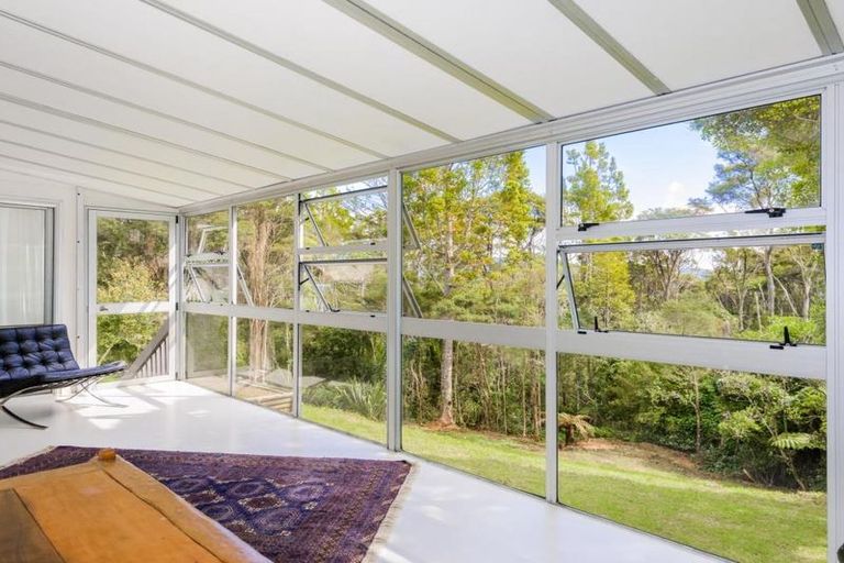 Photo of property in 127 Carter Road, Oratia, Auckland, 0604