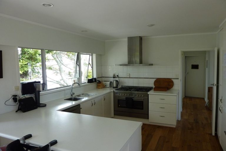 Photo of property in 2/276 Hurstmere Road, Takapuna, Auckland, 0622