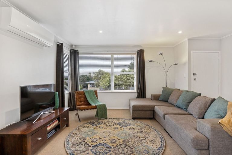 Photo of property in 20 Kapuka Road, Mangere Bridge, Auckland, 2022