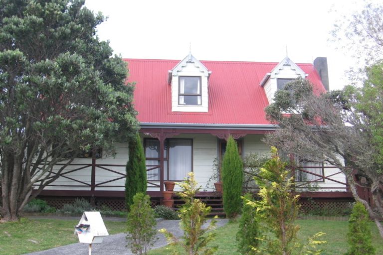 Photo of property in 4 Trilids Lane, Churton Park, Wellington, 6037