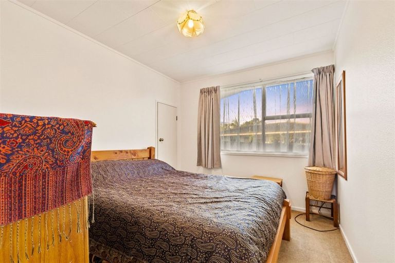 Photo of property in 27 Allington Road, Massey, Auckland, 0614