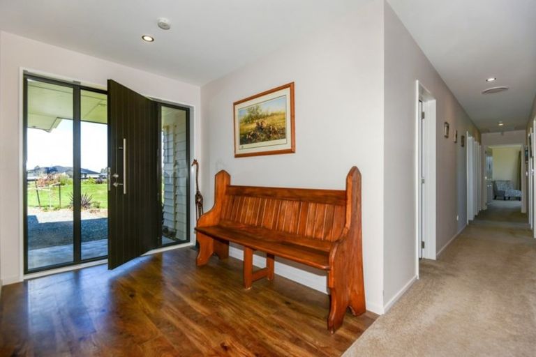 Photo of property in 36 Whitcombe Place, Darfield, 7571