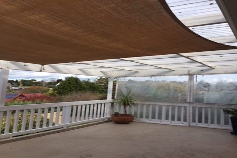 Photo of property in 17 School Road, Riverhead, 0820