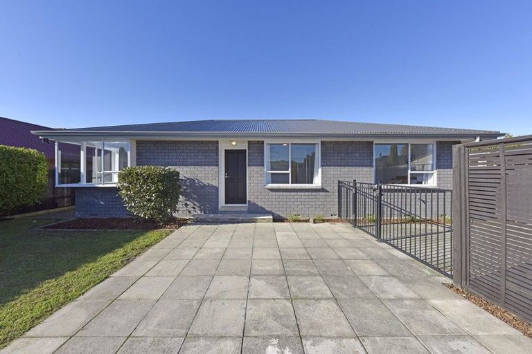 Photo of property in 2/19 Moreland Avenue, Papanui, Christchurch, 8053