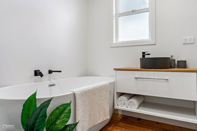 Photo of property in 2 Windsor Street, Solway, Masterton, 5810