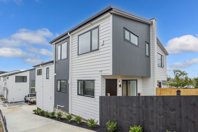 Photo of property in 49b Golf Road, New Lynn, Auckland, 0600