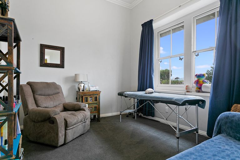 Photo of property in 233 Shakespeare Street, Leamington, Cambridge, 3432