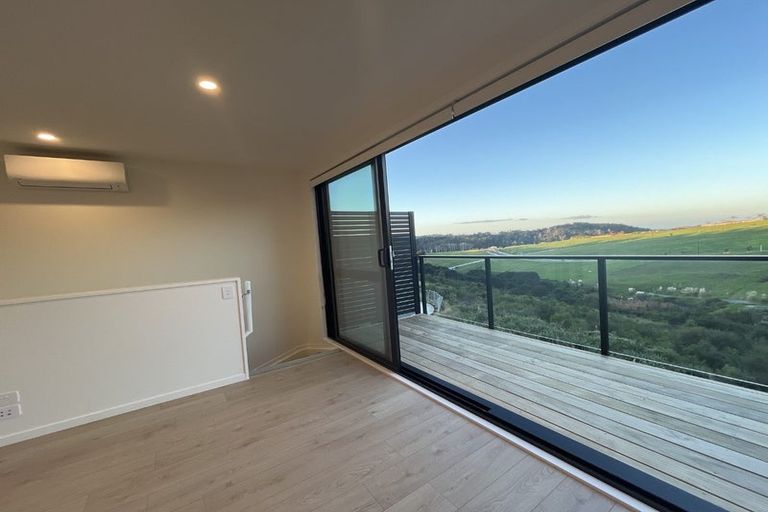 Photo of property in 4/23 Makomako Drive, Orewa, 0931