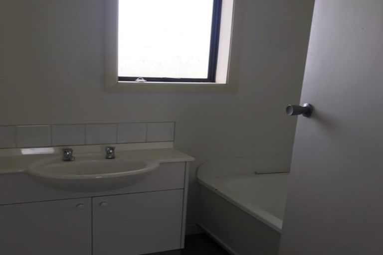 Photo of property in 36 Hargood Street, Woolston, Christchurch, 8062