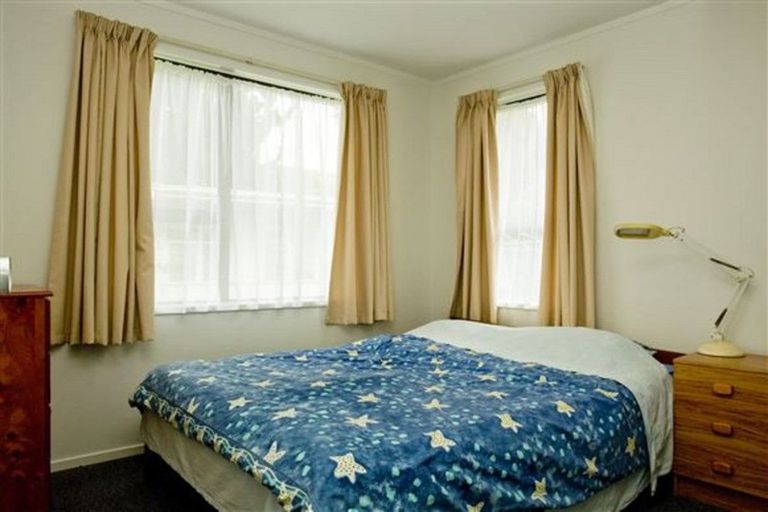 Photo of property in 19 Benita Place, Sunnyvale, Auckland, 0612