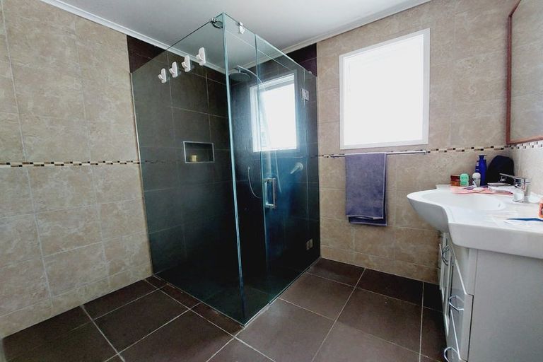 Photo of property in 50 Convair Crescent, Mangere, Auckland, 2022