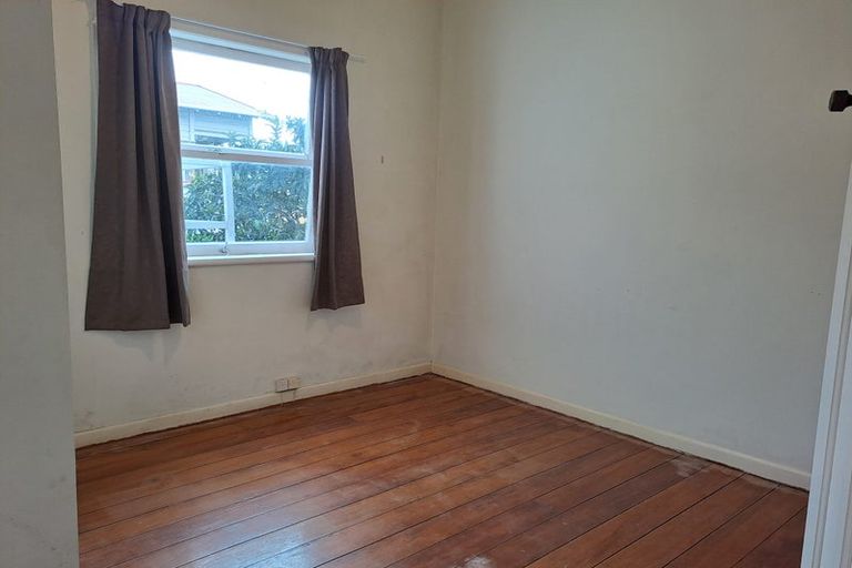 Photo of property in 26 Onewa Road, Northcote Point, Auckland, 0627