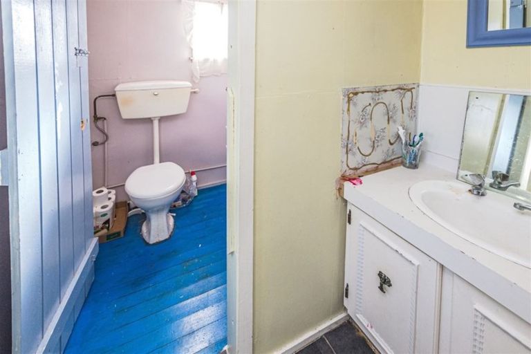 Photo of property in 64 Tawa Street, Gonville, Whanganui, 4501