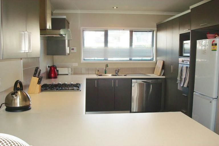 Photo of property in 3 Vicente Place, Oteha, Auckland, 0632