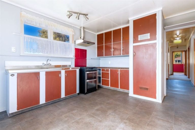 Photo of property in 74 Cranmere Crescent, Mangere East, Auckland, 2024