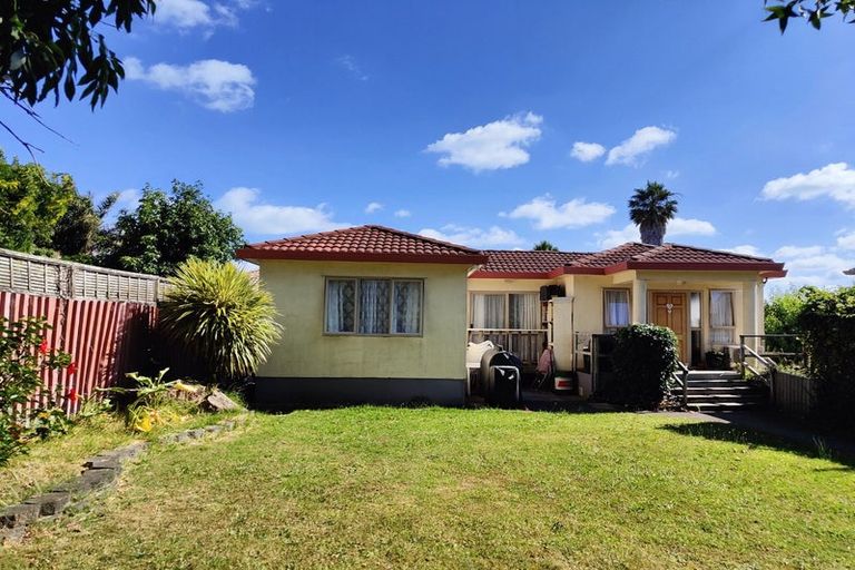 Photo of property in 12 Tyndrum Place, Highland Park, Auckland, 2010