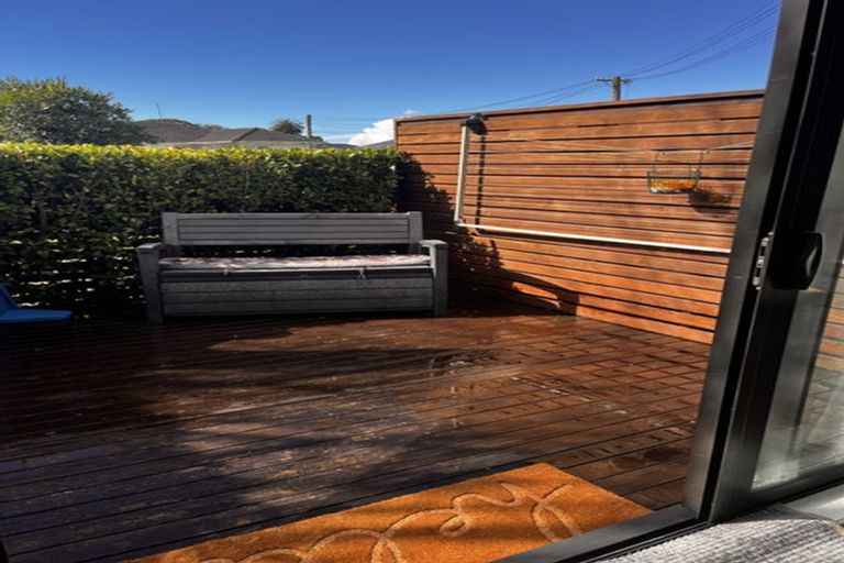 Photo of property in 16a Putini Road, Mangere Bridge, Auckland, 2022