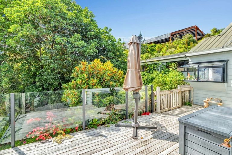 Photo of property in 11 North Way, Titirangi, Auckland, 0604