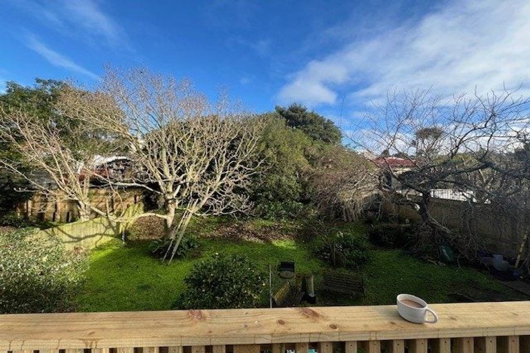 Photo of property in 136 Russell Terrace, Berhampore, Wellington, 6023