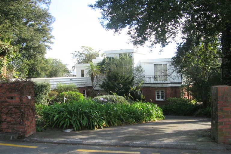 Photo of property in 2 Milton Terrace, Hospital Hill, Napier, 4110