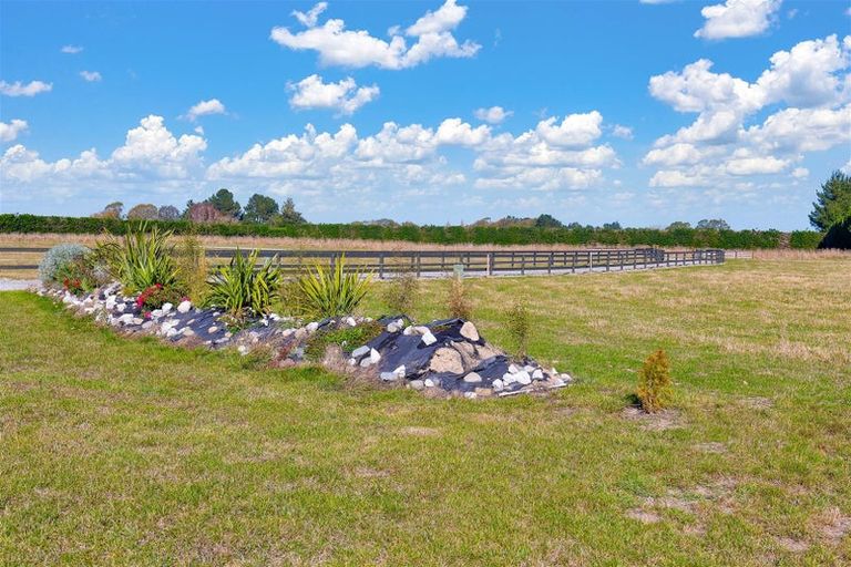 Photo of property in 1423 Poyntzs Road, West Eyreton, Rangiora, 7475