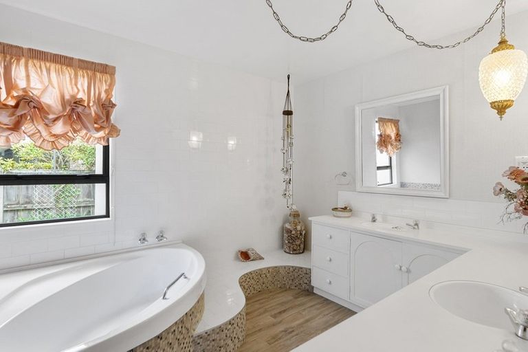 Photo of property in 32 Bannister Place, Ilam, Christchurch, 8053