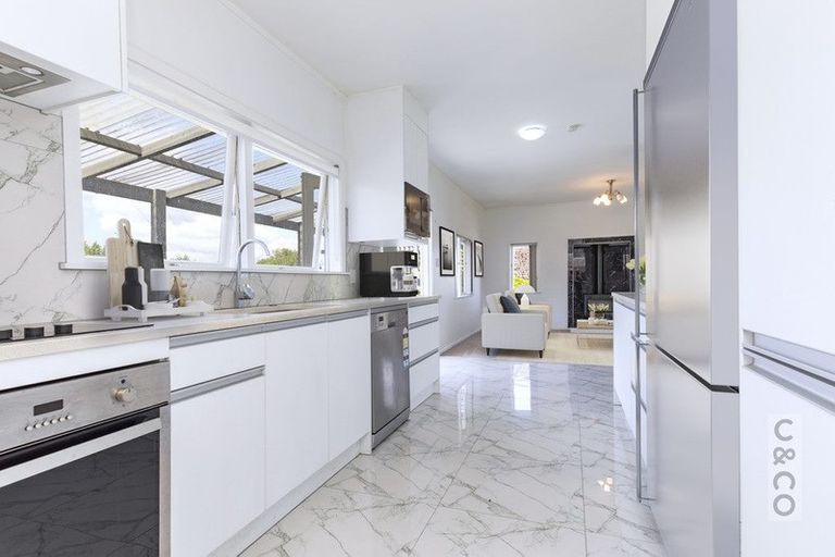 Photo of property in 28 Weza Lane, Kumeu, 0810