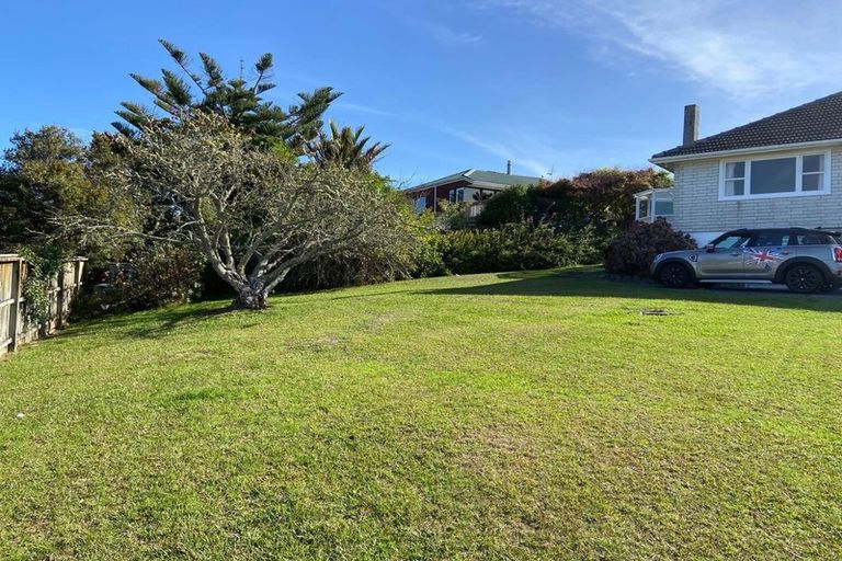 Photo of property in 21 Montana Avenue, Murrays Bay, Auckland, 0630