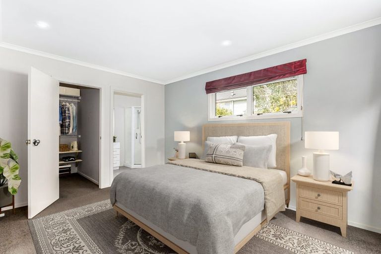 Photo of property in 6 Routeburn Avenue, Aotea, Porirua, 5024